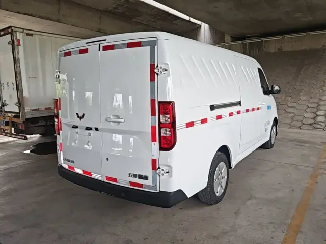 Wuling Yangguang — Фото автомобиля 6