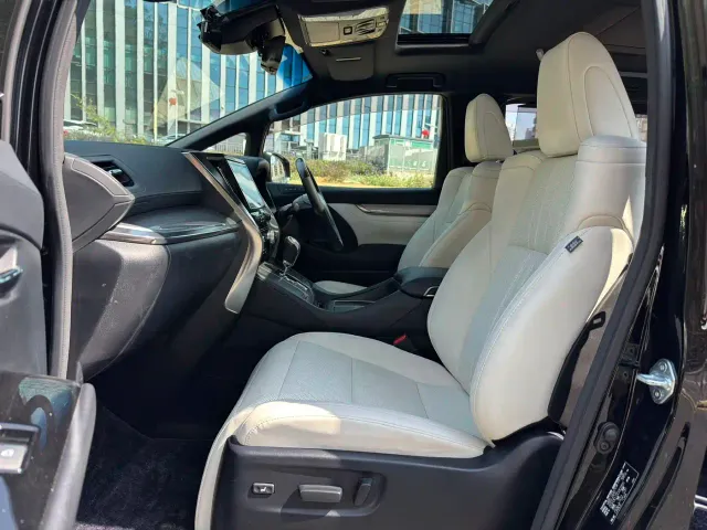 Toyota Alphard — Фото автомобиля 5