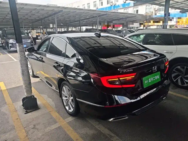 Honda Accord — Фото автомобиля 4