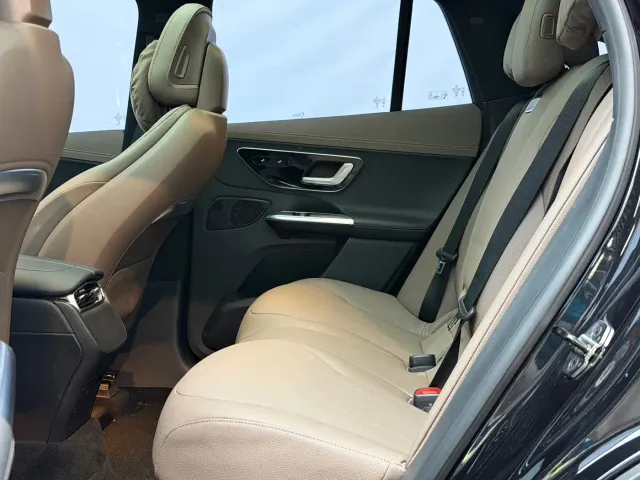 Mercedes-Benz EQE SUV — Фото автомобиля 13