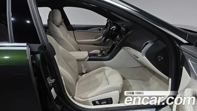 BMW 8 Series G15 — Фото автомобиля 10