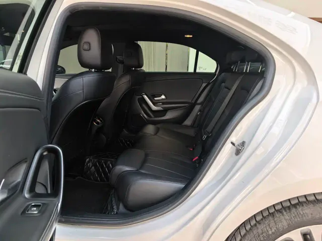 Mercedes-Benz A-Class — Фото автомобиля 11