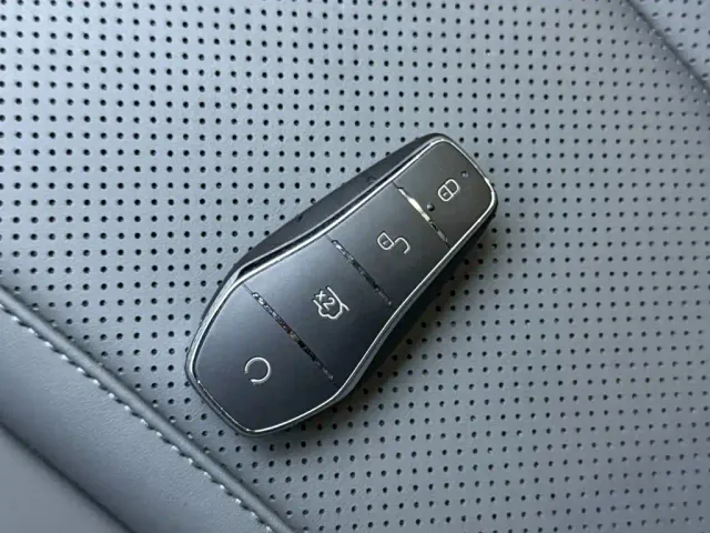 BYD Qin L — Фото автомобиля 14