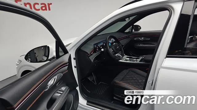 Genesis GV70 — Фото автомобиля 10