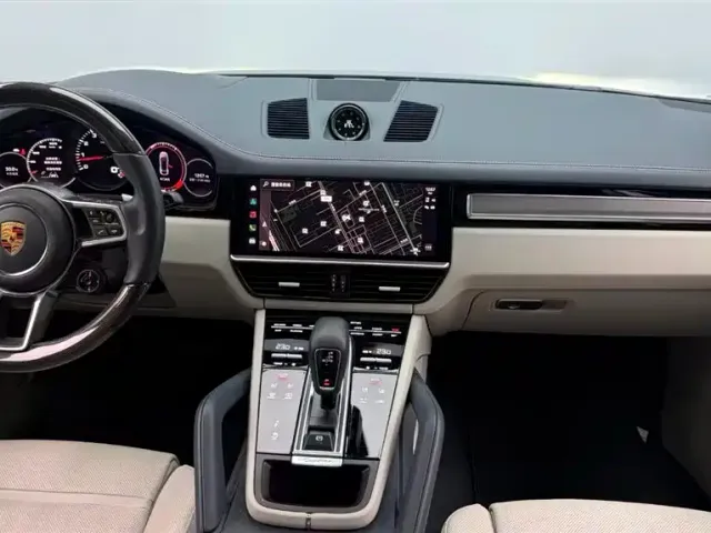 Porsche Cayenne — Фото автомобиля 10