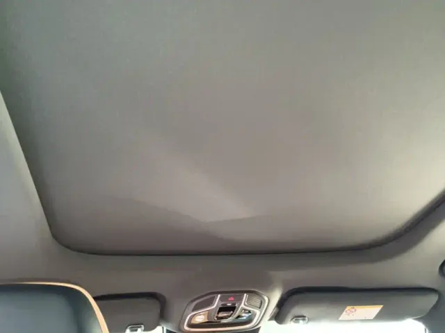 Geely Galaxy Starship 7 EM-i — Фото автомобиля 17