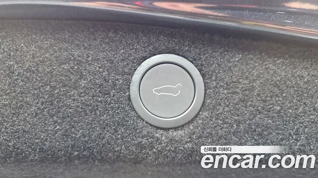 Tesla Model 3 — Фото автомобиля 17