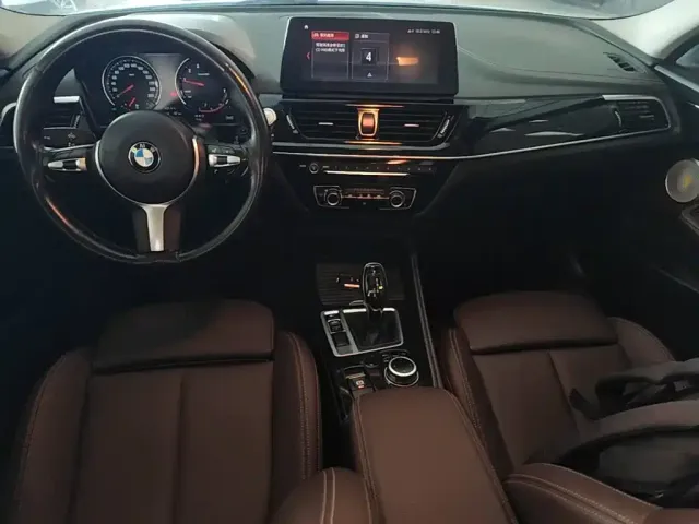 BMW BMW 1 Series 2023 120i M Sport Shadow Edition — Фото автомобиля 9