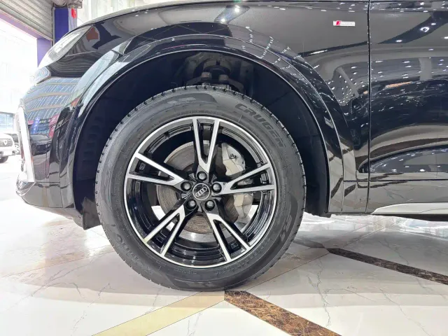 Audi Q5L — Фото автомобиля 17
