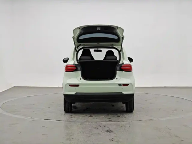 Leapmotor T03 — Фото автомобиля 9