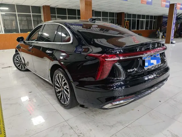 Hongqi H5 — Фото автомобиля 9