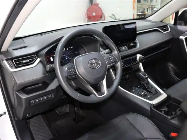 Toyota Wildlander — Фото автомобиля 10