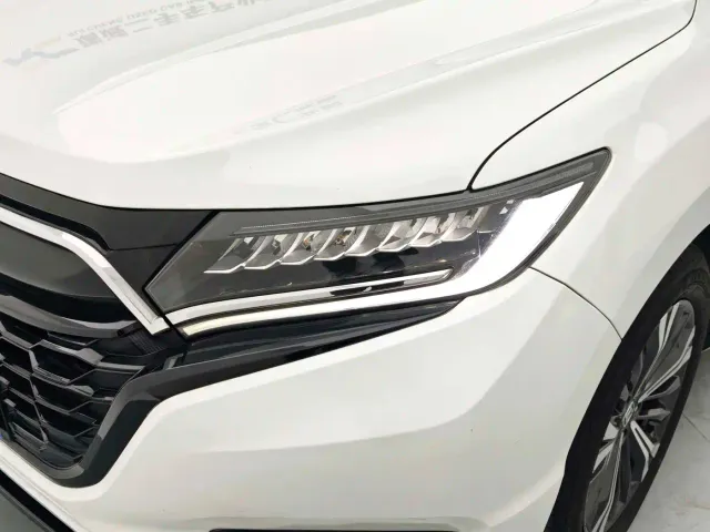Honda UR-V — Фото автомобиля 21