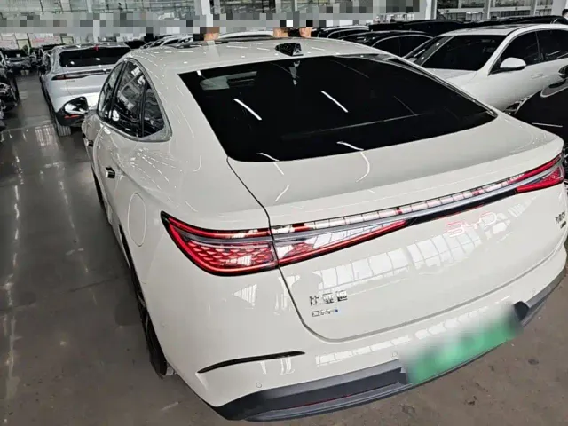 BYD Seal 07 DM-i — Фото автомобиля 4
