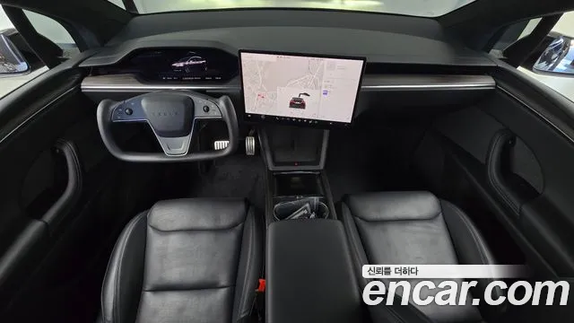 Tesla Model X — Фото автомобиля 10