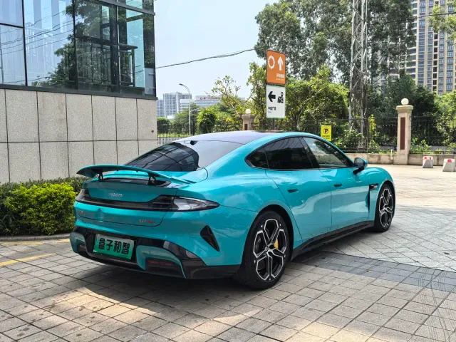 Xiaomi SU7 — Фото автомобиля 17
