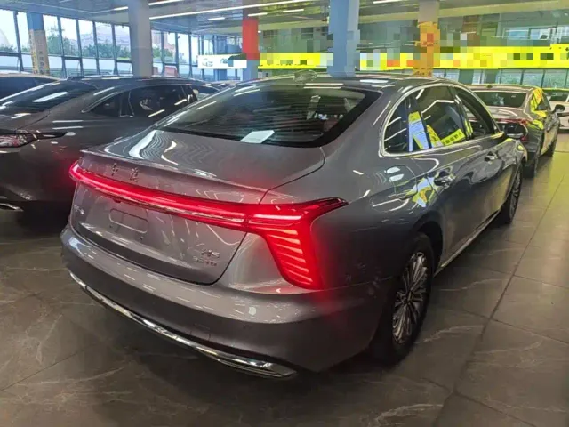 Hongqi H5 — Фото автомобиля 6