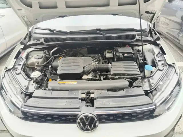 Volkswagen Lavida 2023 XRUI 1.5L Manual New Comfort Edition — Фото автомобиля 3