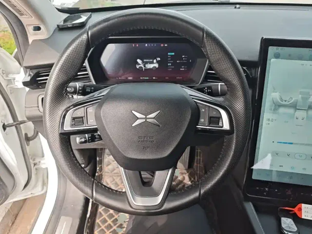 Xpeng G3 — Фото автомобиля 10
