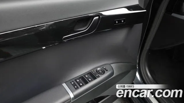 Hyundai Grandeur Grandeur (GN7) 2.5 Бензин 2WD — Фото автомобиля 27