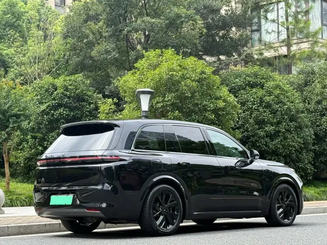 Li Auto L8 — Фото автомобиля 6