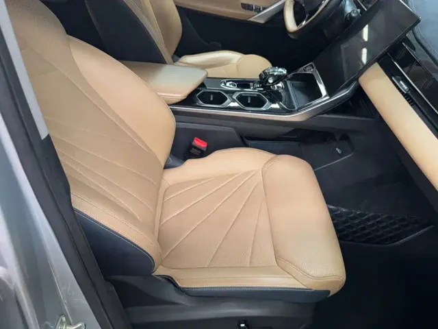 Geely Boyue L 2023 1.5TD DCT Premium — Фото автомобиля 2