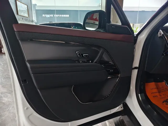 Land Rover Range Rover Sport — Фото автомобиля 7