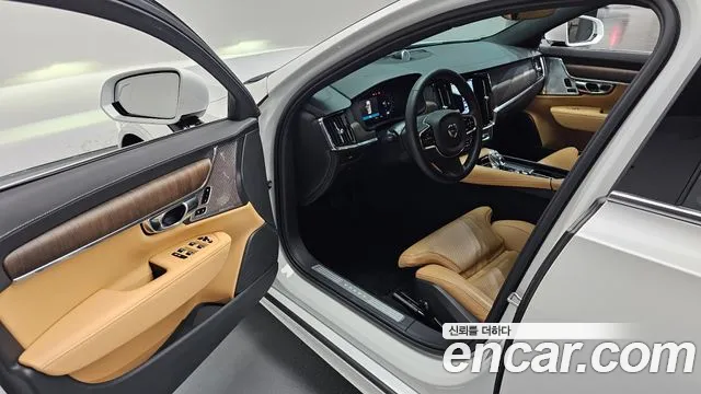 Вольво S90 — Фото автомобиля 11