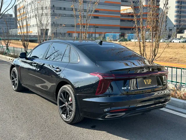 Hongqi H5 — Фото автомобиля 10