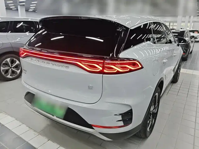 BYD Tang — Фото автомобиля 4
