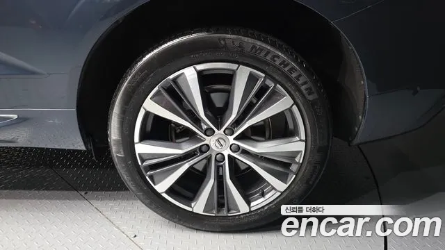 Вольво XC60 — Фото автомобиля 5