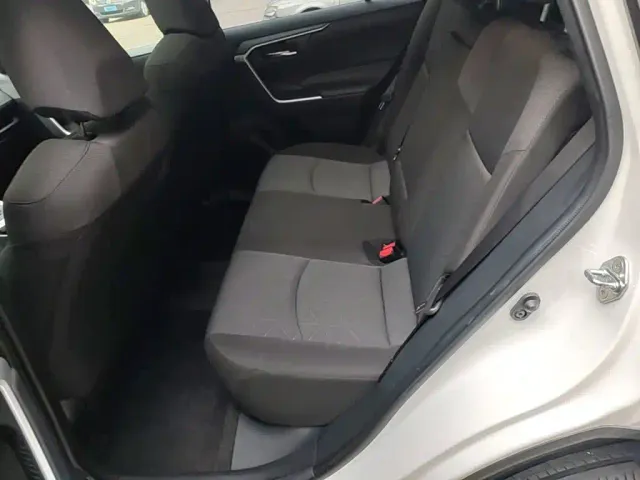 Toyota RAV4 — Фото автомобиля 16
