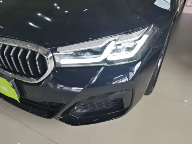 BMW 5 Series — Фото автомобиля 23