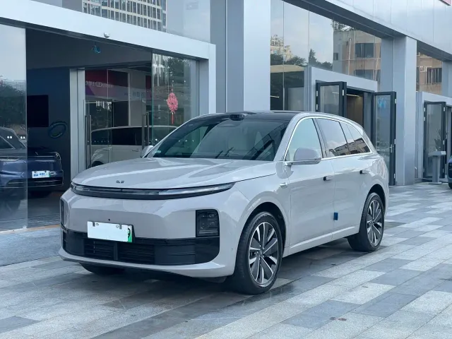 Li Auto L6 — Фото автомобиля 15