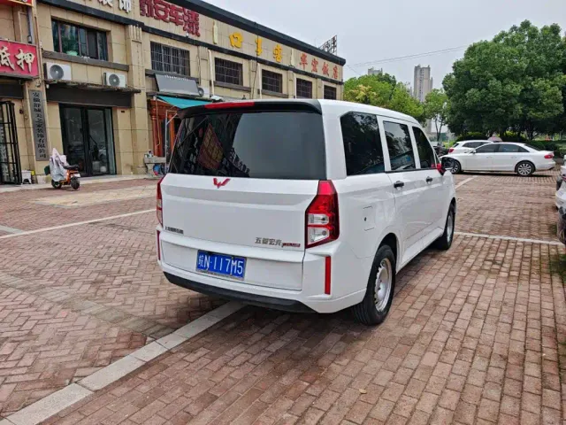 Wuling Hongguang Plus — Фото автомобиля 6