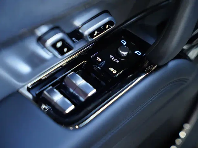 Land Rover Range Rover Sport — Фото автомобиля 15