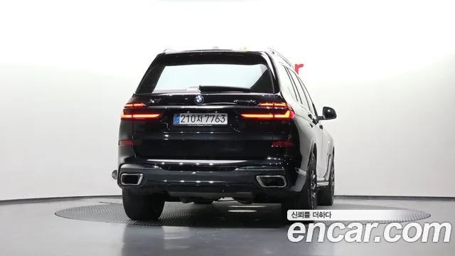 BMW X7 — Фото автомобиля 4