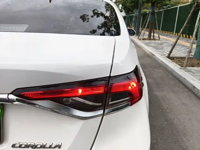 Toyota Corolla — Фото автомобиля 7