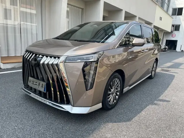 Фотография автомобиля — GAC Trumpchi M8