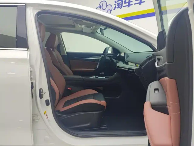 Changan Eado — Фото автомобиля 8