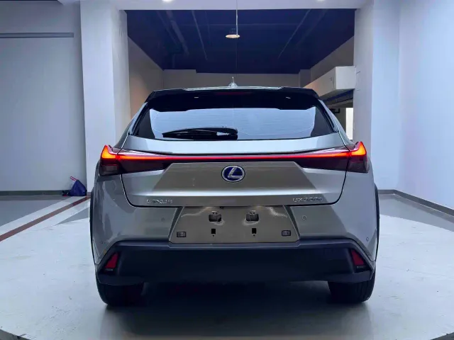 Lexus UX — Фото автомобиля 5