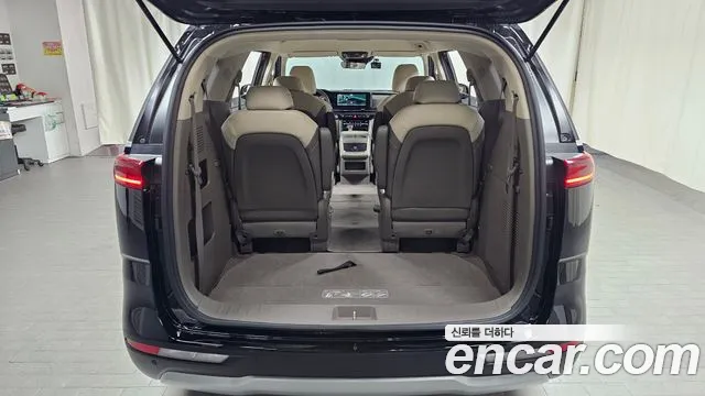Kia Carnival Generation 4 — Фото автомобиля 21