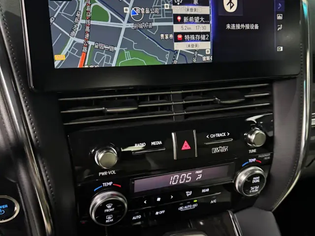 Lexus LM — Фото автомобиля 20