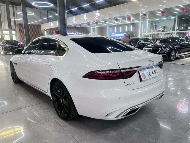 Jaguar XFL — Фото автомобиля 12