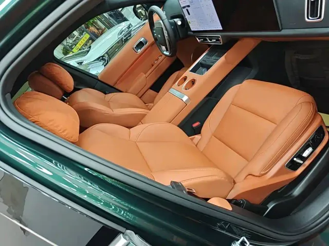 Li Auto L7 — Фото автомобиля 24