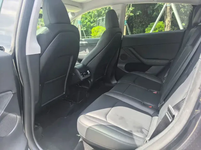 Tesla Model Y — Фото автомобиля 5
