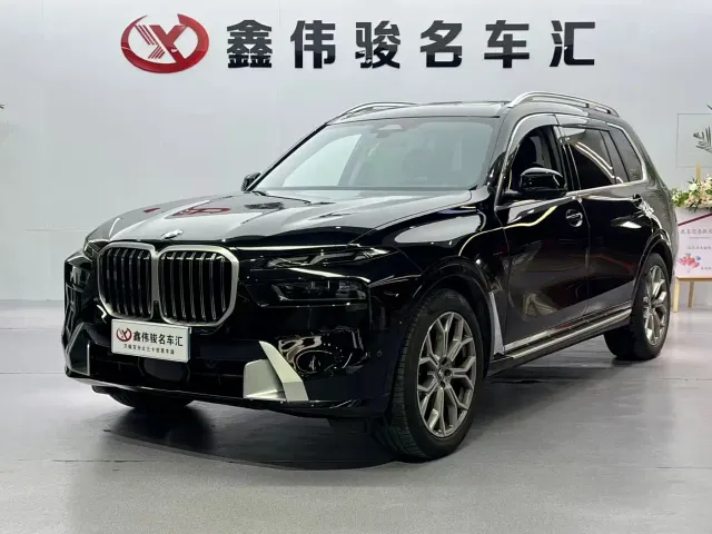 BMW X7 — Фото автомобиля 2