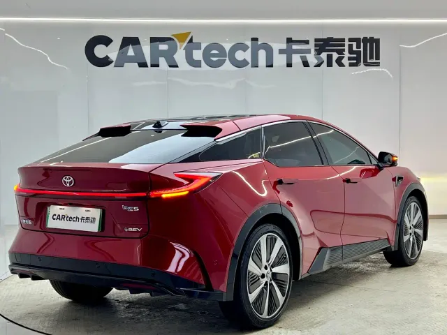 Toyota bZ5 — Фото автомобиля 4
