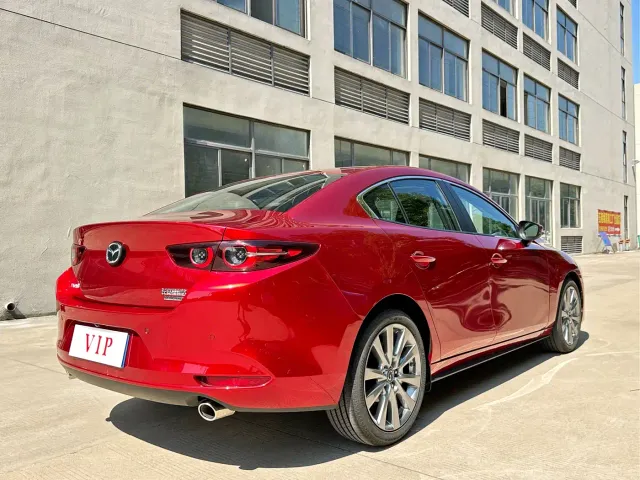 Mazda Axela — Фото автомобиля 14