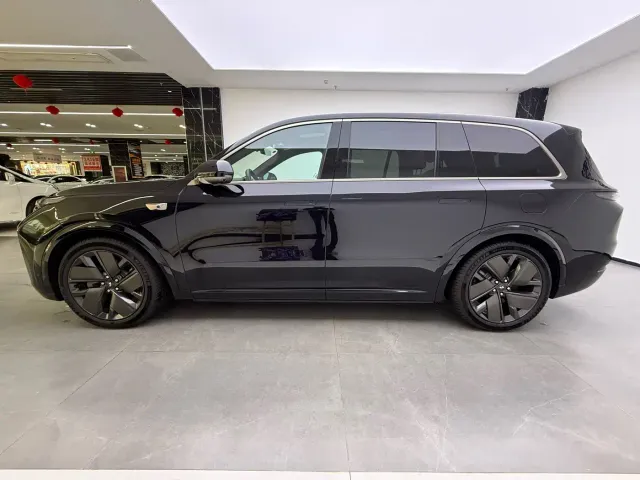 Li Auto L9 — Фото автомобиля 10